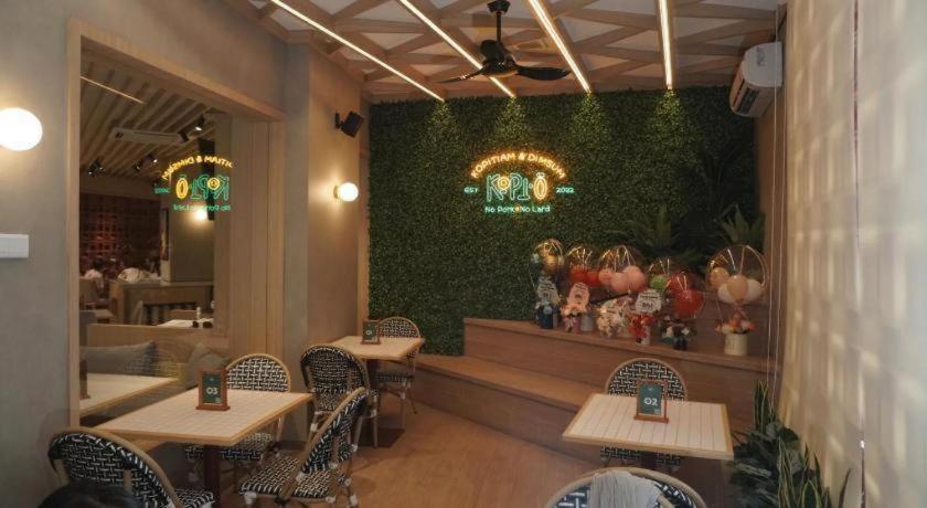 New Hollywood Hotel Пеканбару Екстериор снимка