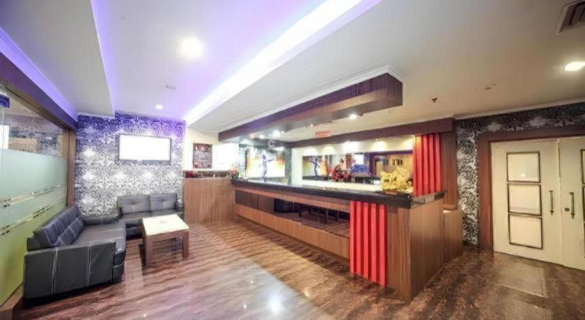 New Hollywood Hotel Пеканбару Екстериор снимка
