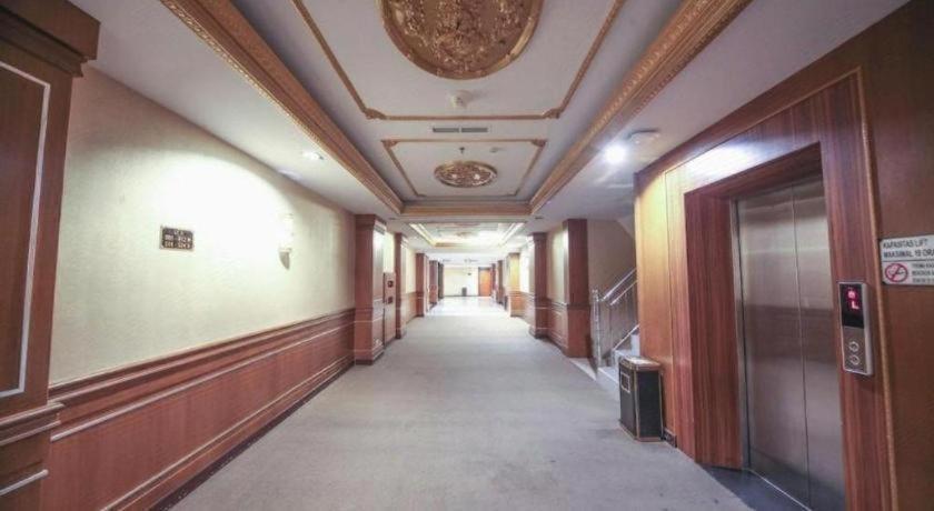 New Hollywood Hotel Пеканбару Екстериор снимка